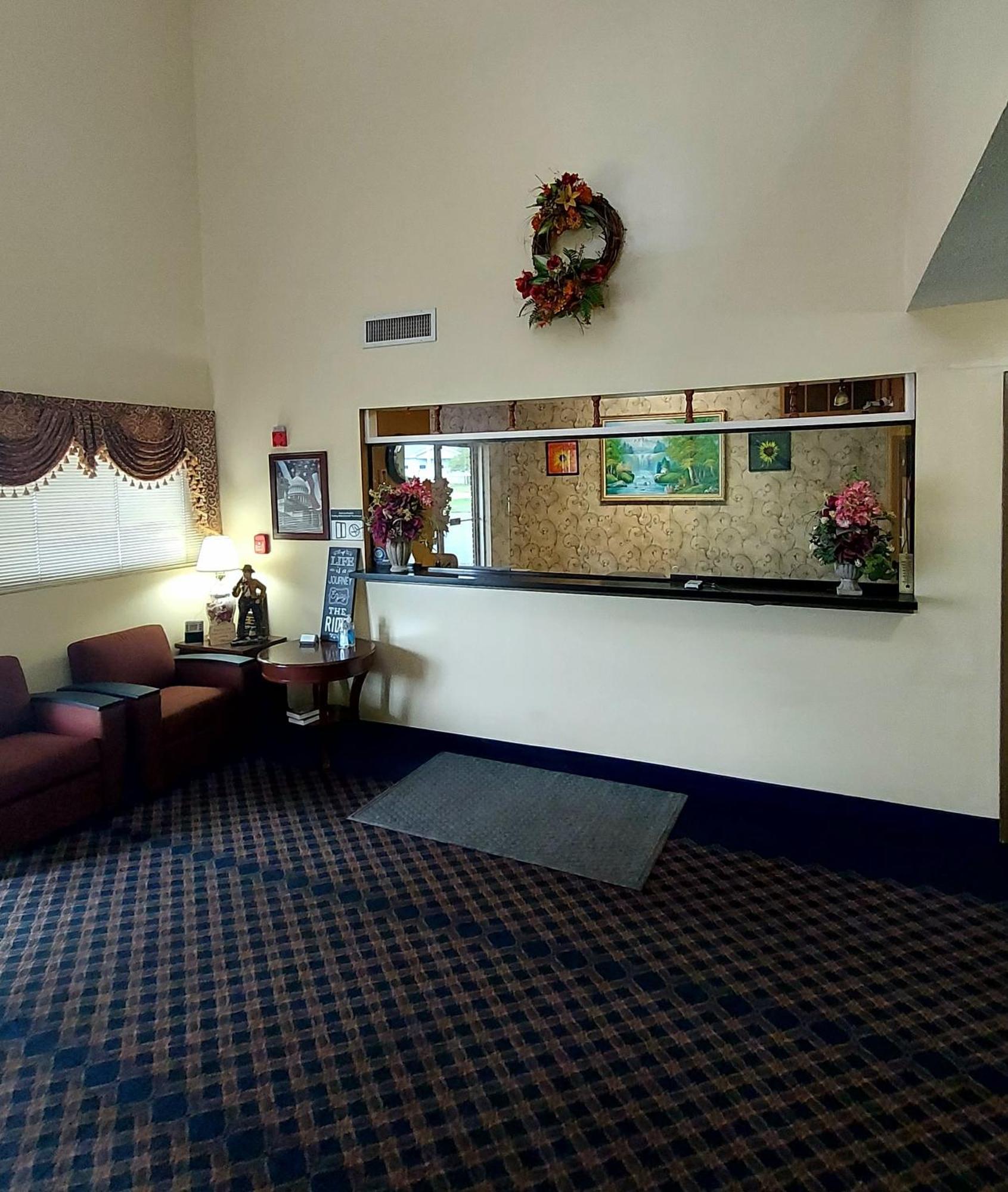 Patriot Inn Spencer Exterior photo